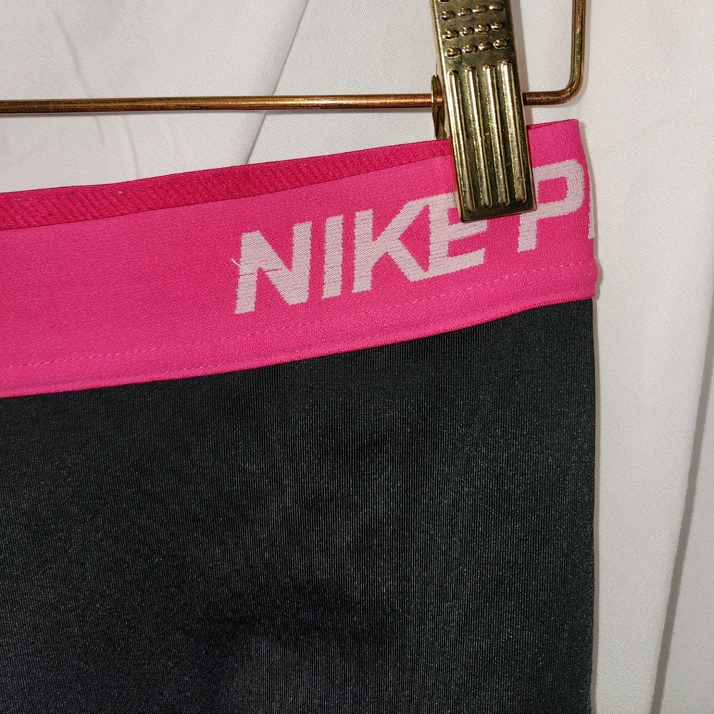 Nike Pros Size L